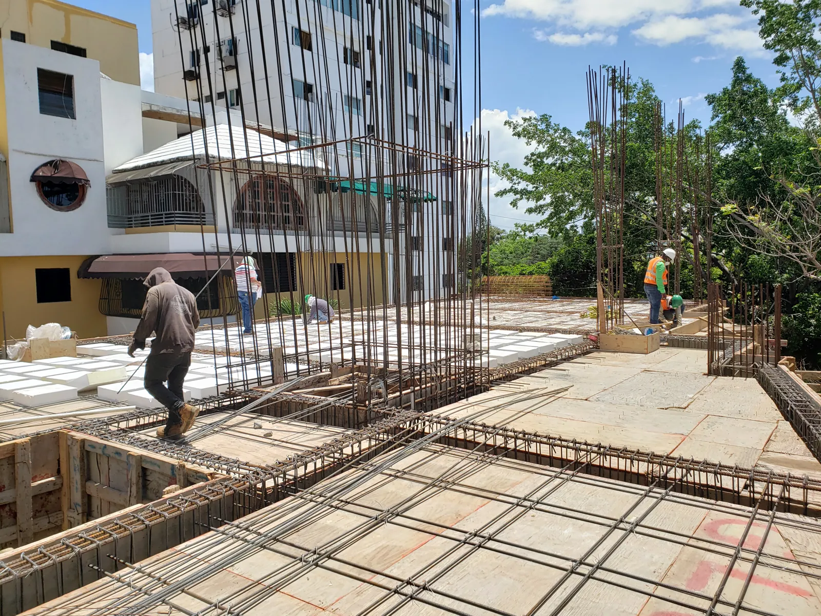 Avance de la estructura y armado de losas — Residencial Priscilla III, La Esperilla